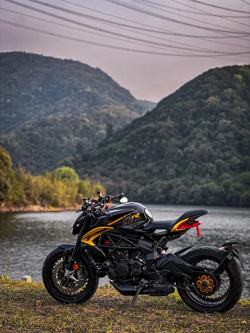 ‌Dragster 800
