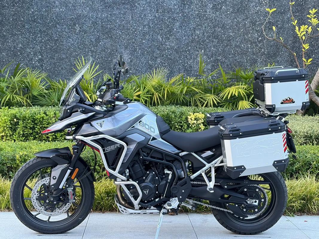 Speed Twin 900