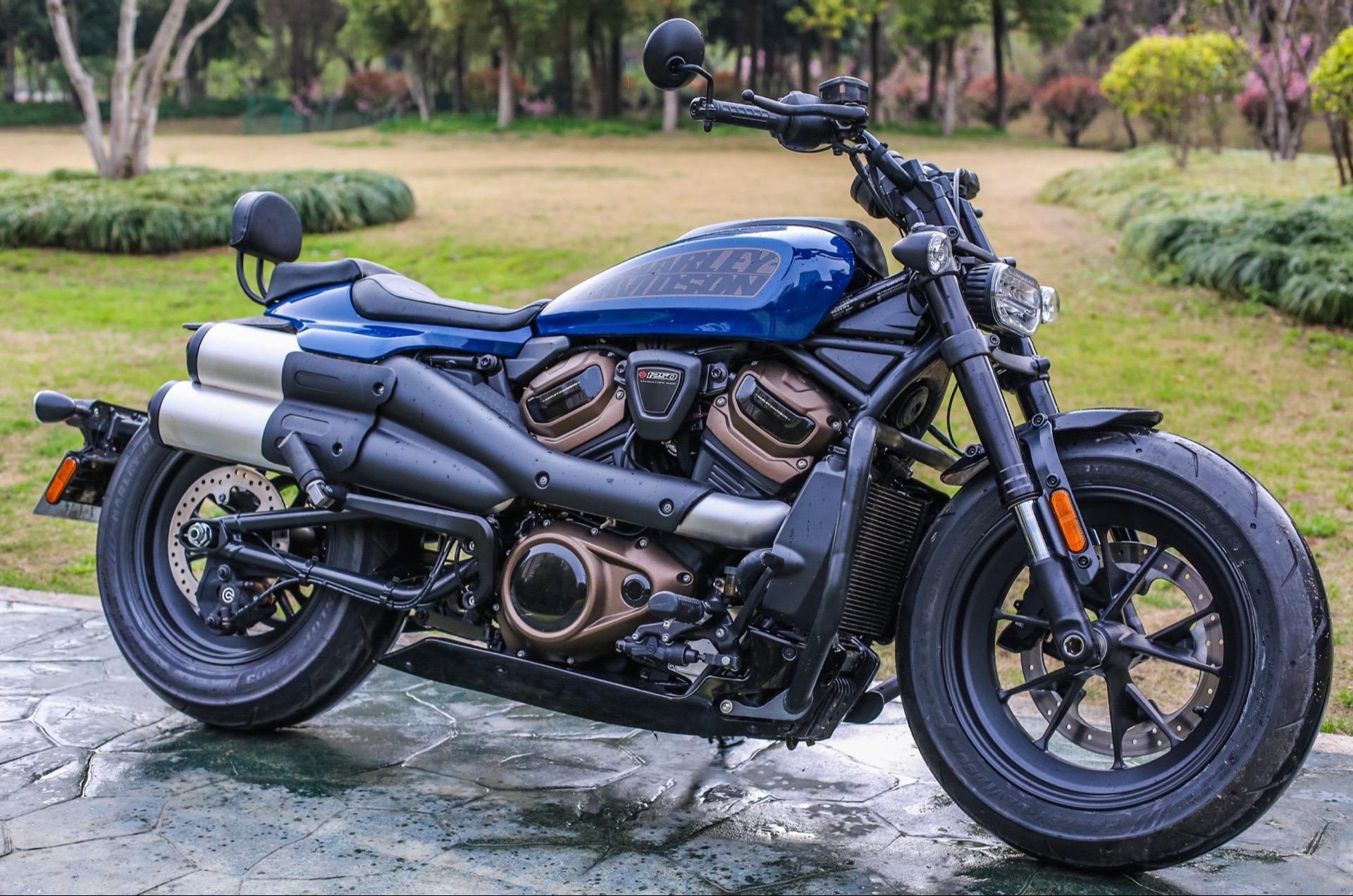 Sportster S