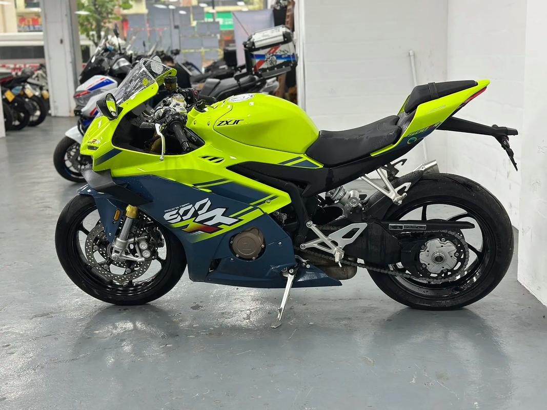 ‌ZX500RR